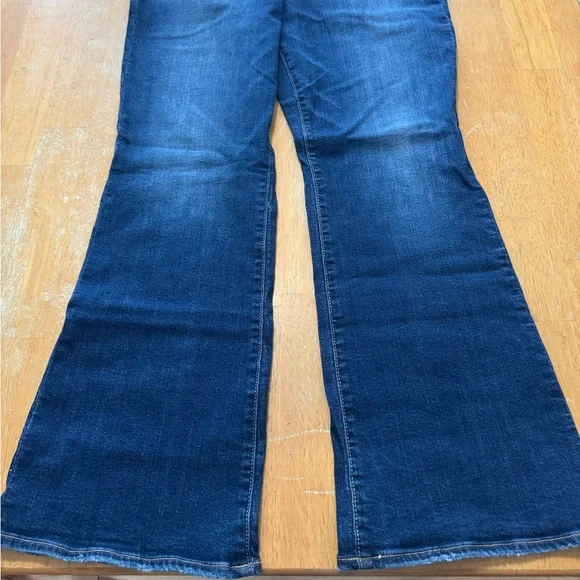 Women’s Kick boot American Eagle Outfitters Dark Blue Jeans 18 Short - Picture 6 of 6